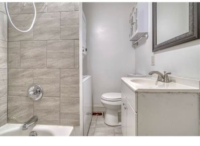 Building Photo - Stunning Newly Renovated 2 Bedroom 1 Bathroom
