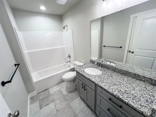 Building Photo - 38 E 1225 S