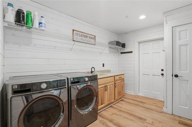 Building Photo - 64 Paddock Wy