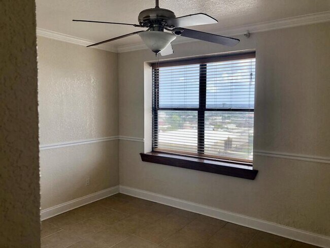 Building Photo - 311 W Ashley St