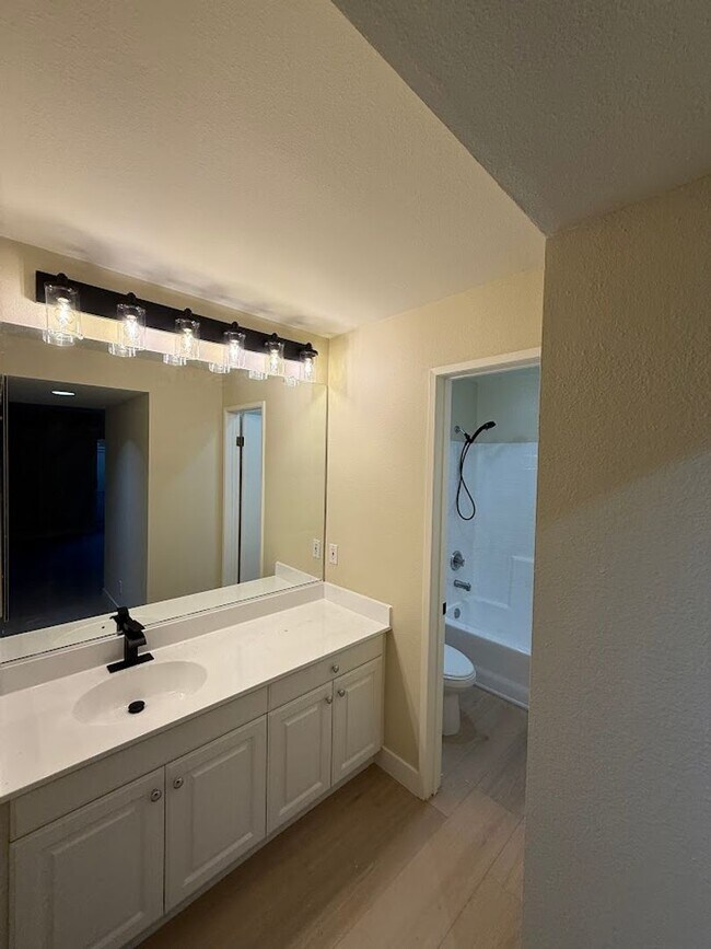 Building Photo - Beautiful 3 Bedroom 2 1/2 Bathroom Granada Hills Townhouse! Must See! Ready For Move-In!