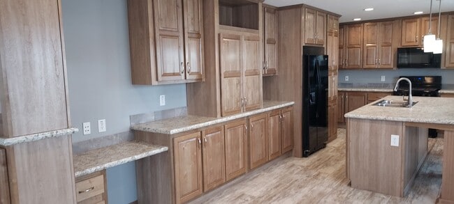 Building Photo - 9693 Edgeworth Dr