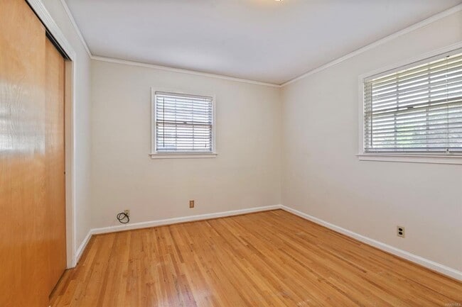 Building Photo - 839 Greg Dr