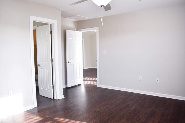 Building Photo - Deveron Townhome