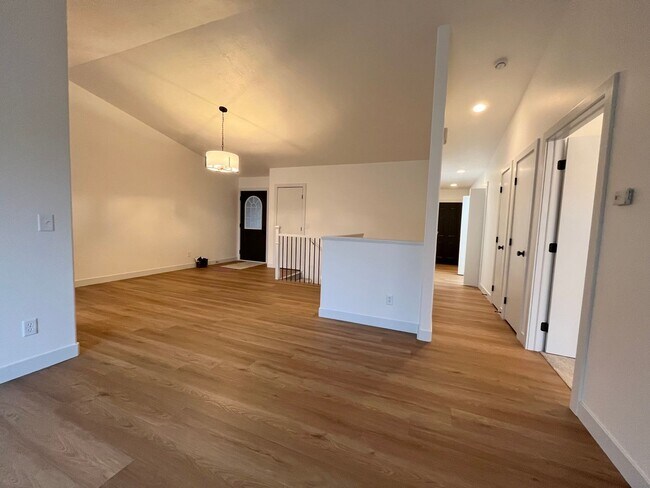 Building Photo - 3 Bed/3 Bath Twinhome in Brandon, SD!