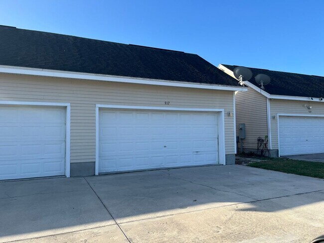 Building Photo - 3/2.5 Townhouse in Downtown Kissimmee