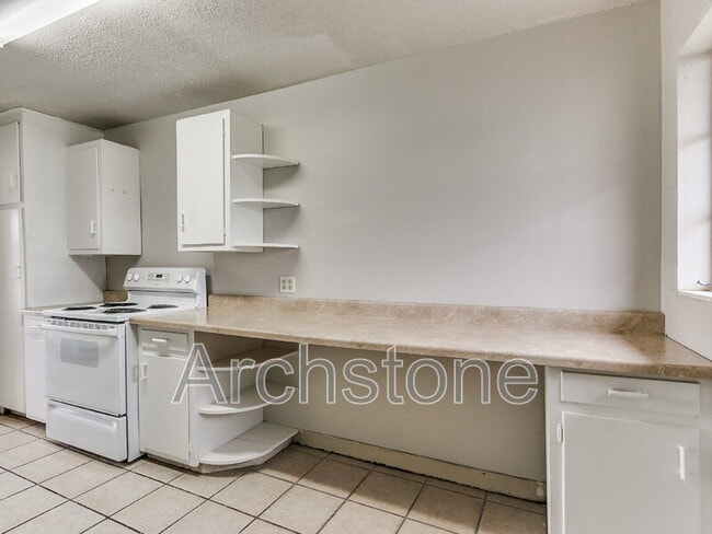 Building Photo - 1308 Kinkaid Dr