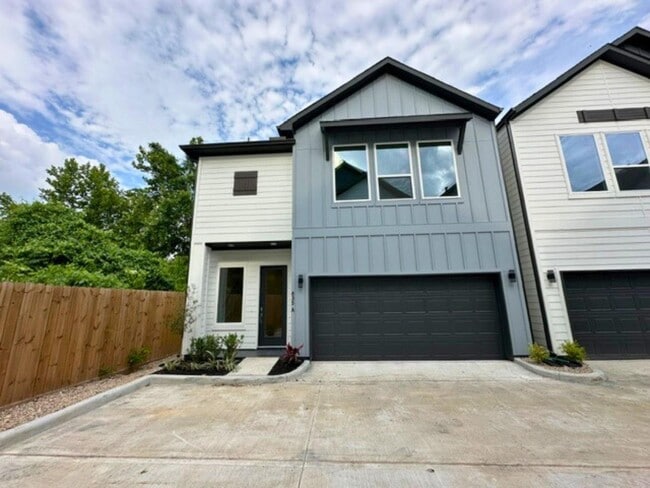 Building Photo - 835E Dorchester St