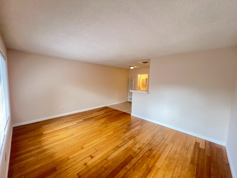 Primary Photo - 2435 2nd St