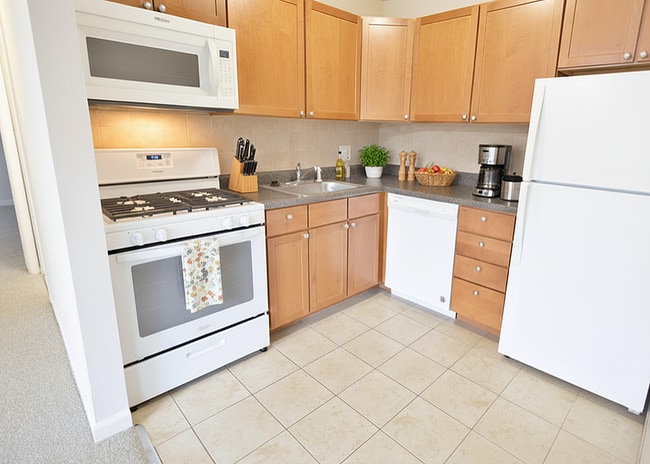 Kitchen Staged - Carriage Hill