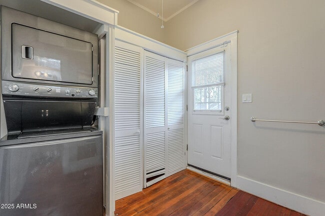 Building Photo - 711 E McKinley St