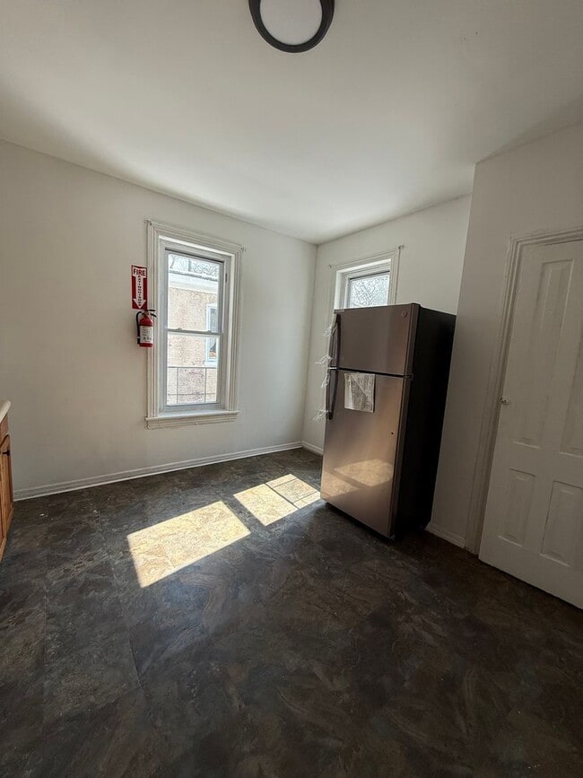 Building Photo - 295 Spring St