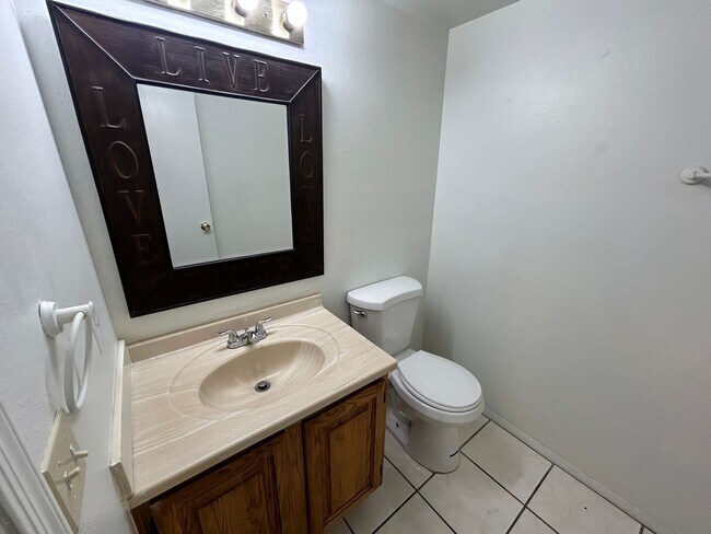 Building Photo - Charming 3 bed / 2.5 bath Gilbert Home wit...
