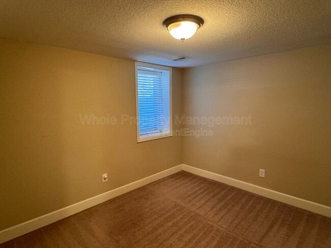 Building Photo - 2118 E 21st Ave