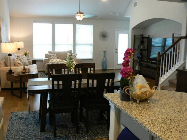 Building Photo - 5900 Bucine Cv