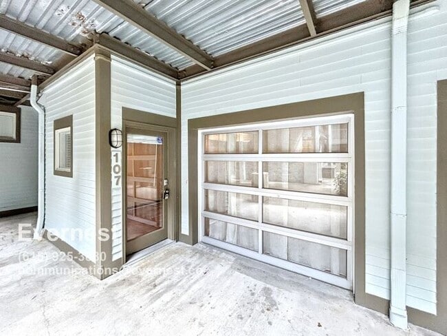 Primary Photo - Modern 1-Bedroom Condo with Prime Location...
