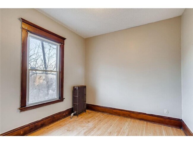 Building Photo - 1414 Golden Valley Rd