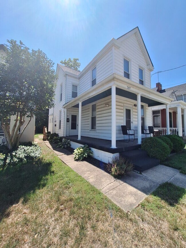 Building Photo - 207 E Southern Ave