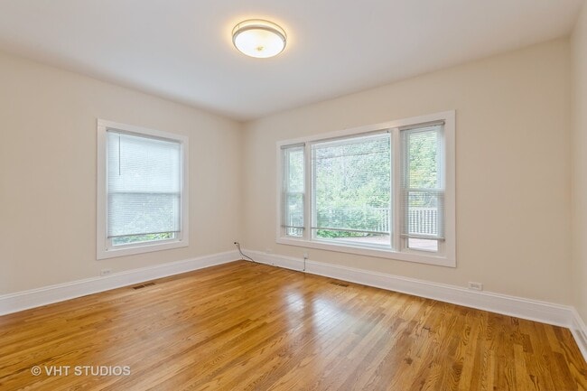 Building Photo - 621 Prairie Ave