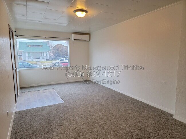 Building Photo - 728 W Bonneville St
