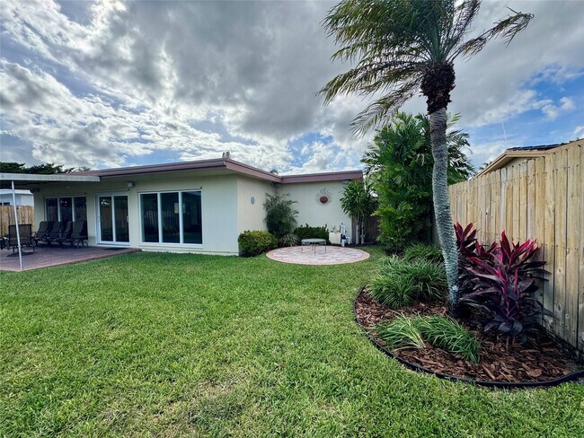 Building Photo - 1780 NW 39th Pl