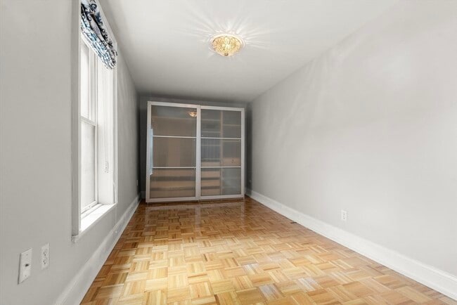 Building Photo - 127 Beacon St
