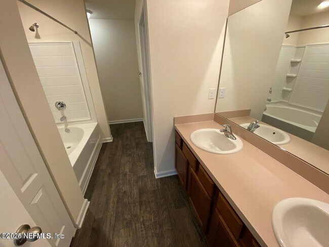 Building Photo - 8136 Meadow Walk Ln