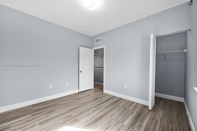 Building Photo - 640 SE 1st St