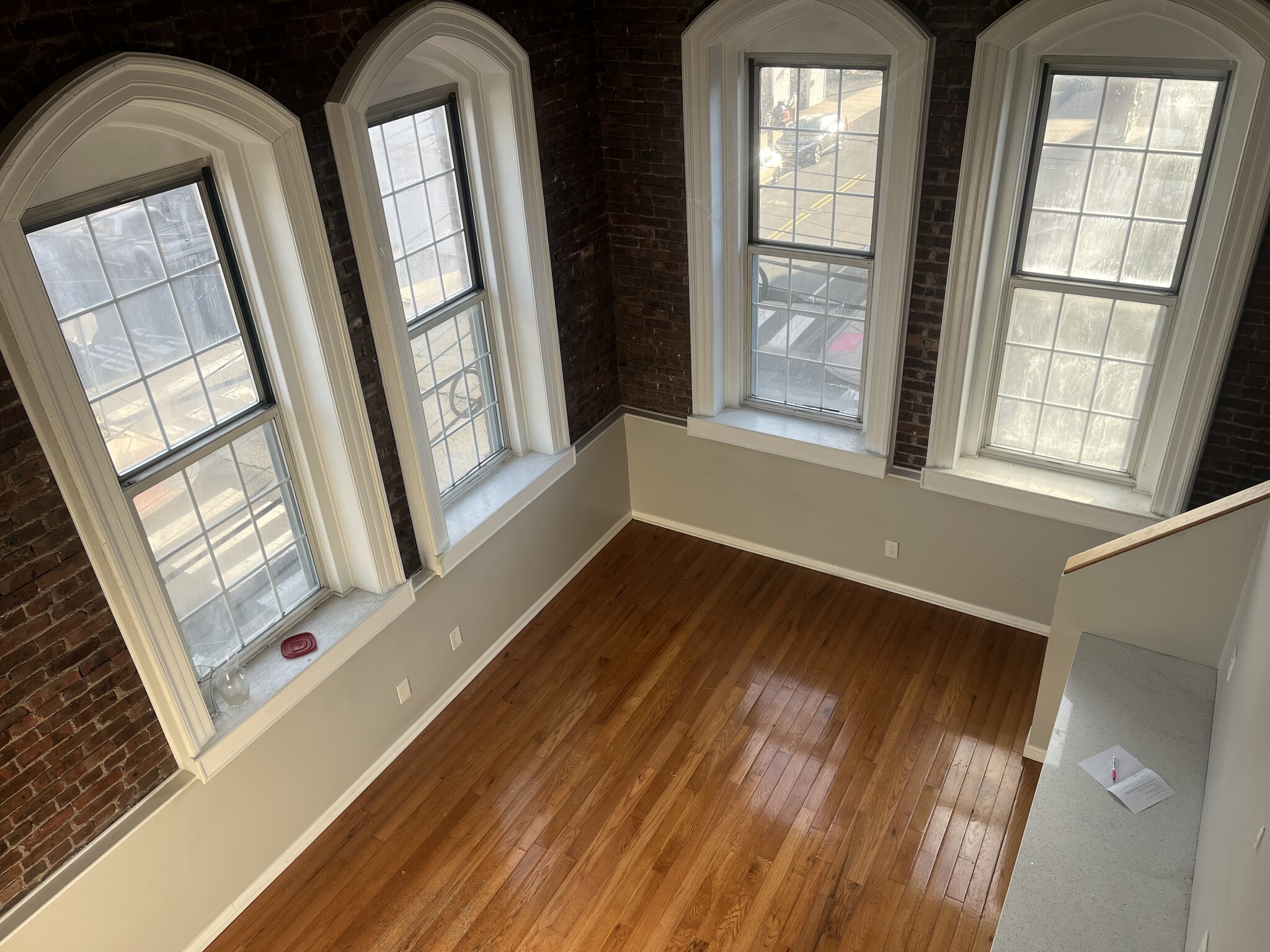 Building Photo - 491 Valley St