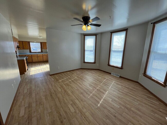 Building Photo - 622 Grand St