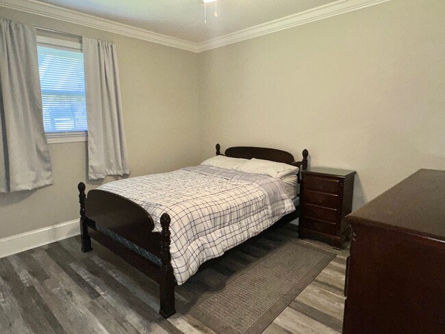 Building Photo - 1205 Furches Ave