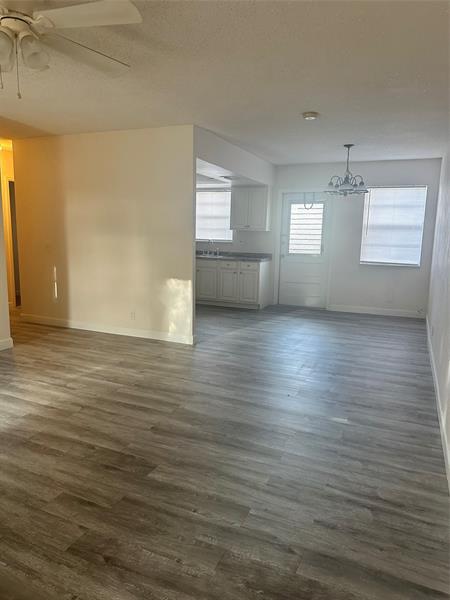 Building Photo - 411 S Crescent Dr