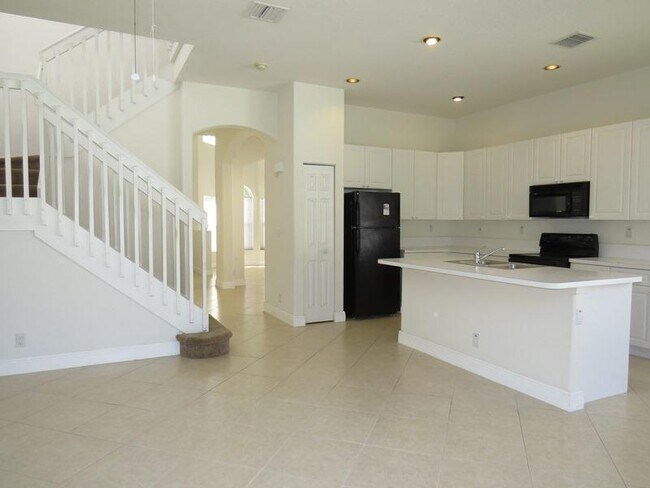 Building Photo - 5101 Prairie Dunes Village Cir