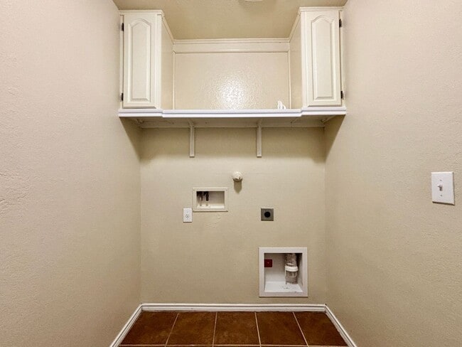 Building Photo - Bright and Open 4 bedroom 2 bath Single Story Home on the NE side of SA!