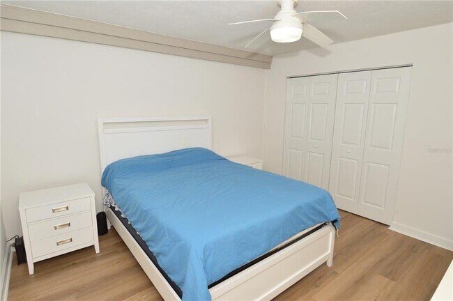 Building Photo - 4700 Cove Cir