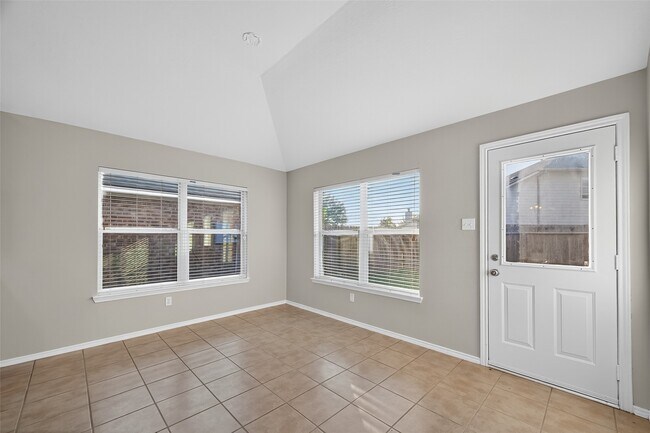 Building Photo - 1907 Meadow Edge Ln