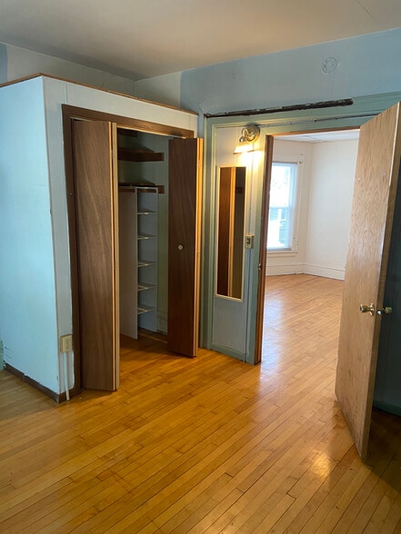 Building Photo - 447 W Mifflin St