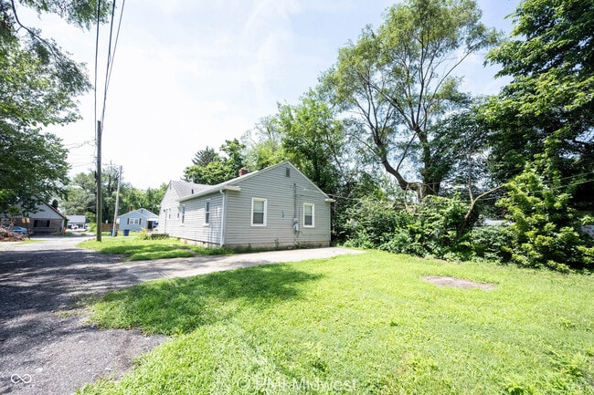 Building Photo - 4615 Caroline Ave