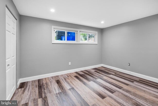 Building Photo - 14402 Woodcrest Dr