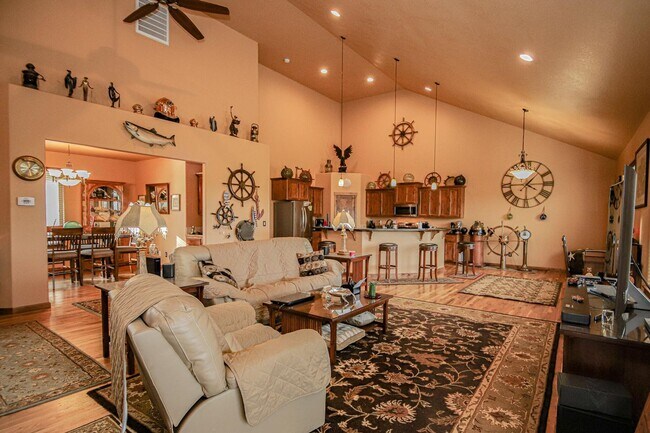 Building Photo - Beautiful home on acreage!