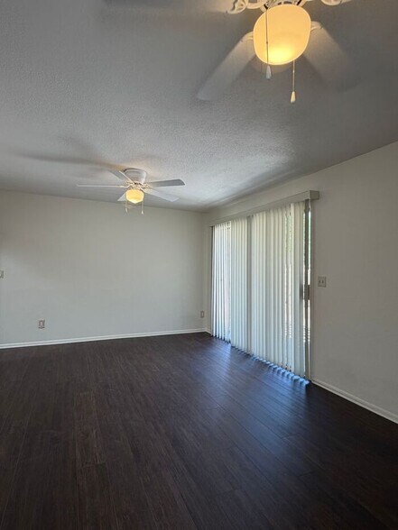 Building Photo - 5213 N Tigua Dr