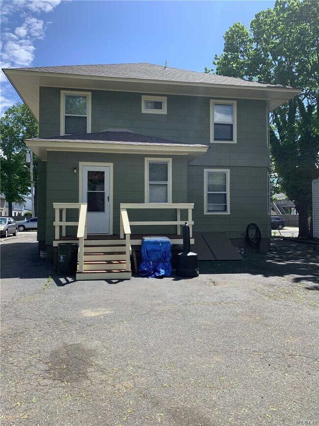 Building Photo - 2134 Jackson Ave