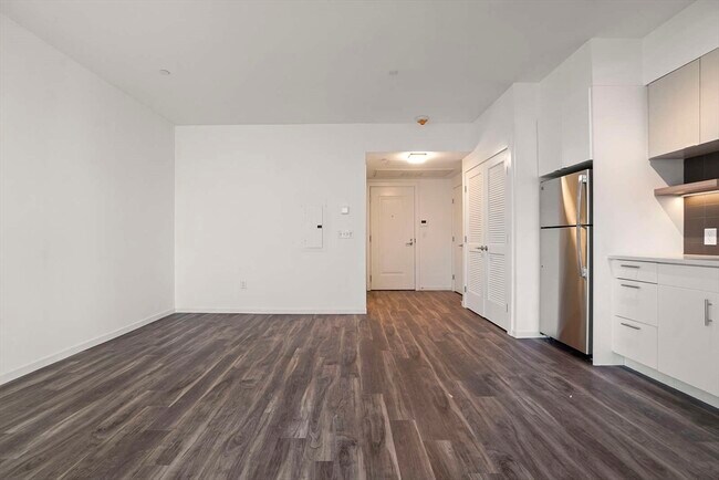 Building Photo - 839 Beacon St