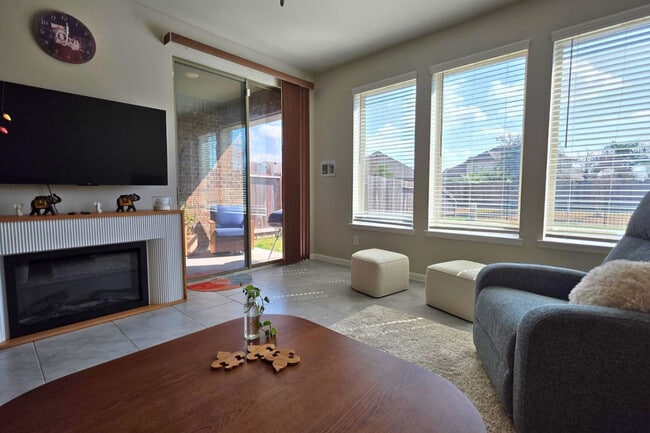 Building Photo - 3803 Lancer Cir