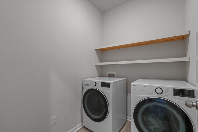 Building Photo - 135 Empyrean Cir