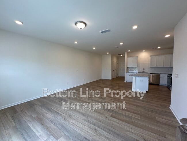 Building Photo - 5278 Maynard Hl Dr