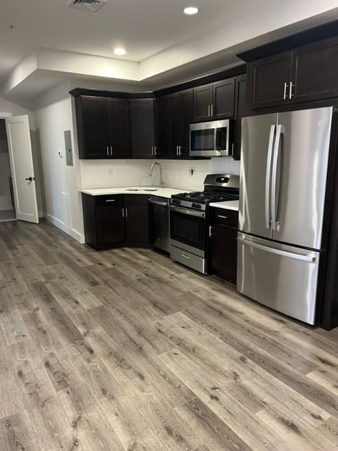 Building Photo - 369 Haverhill St