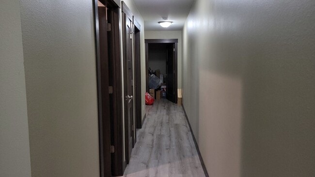 Building Photo - 5 Bed 3 Bath close to UWEC, bike trails, C...
