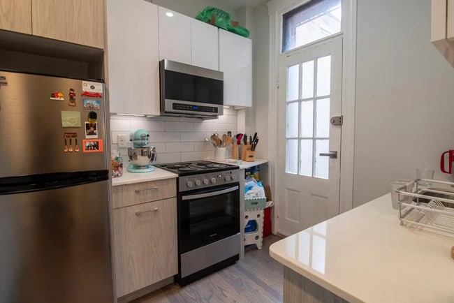 Building Photo - 109 Queensberry St