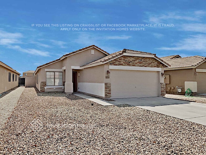 Primary Photo - 1135 E Vernoa St